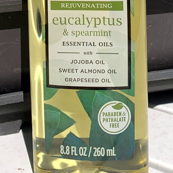 Dr. Teal's Moisturizing Bath & Body Oil Eucalyptus & Spearmint - Picture 4 of 10